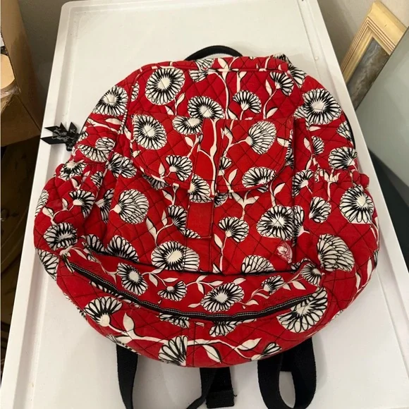 Gently used Vera Bradley Red Floral Quilted Backpack - Deco Daisy pattern - Picture 2 of 5